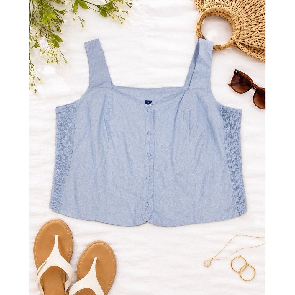 Old Navy Women’s 2X Light Blue Button Front Tank Top Smocked Sides NWT